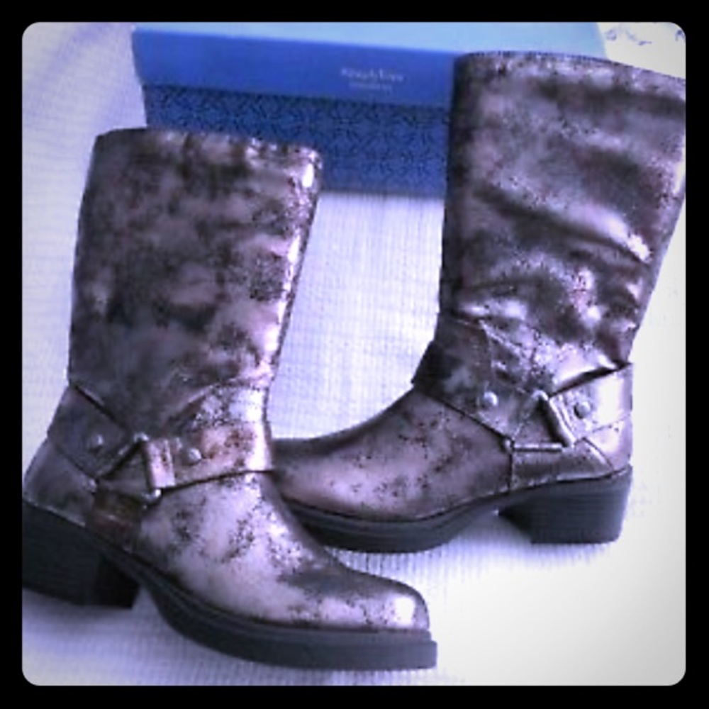 Simply Vera Wang Metallic Moto Boots New In Box